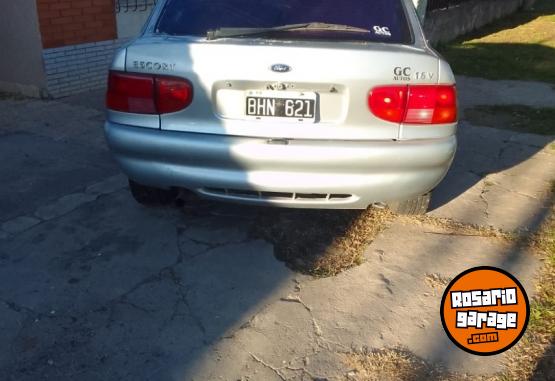 Autos - Ford Escort 1999 Nafta 111111Km - En Venta