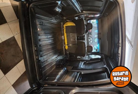 Utilitarios - Renault Kangoo 2017 GNC 138000Km - En Venta