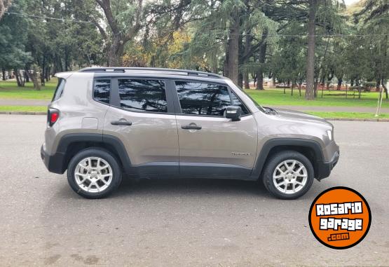 Camionetas - Jeep RENEGADE 2021 Nafta 81000Km - En Venta