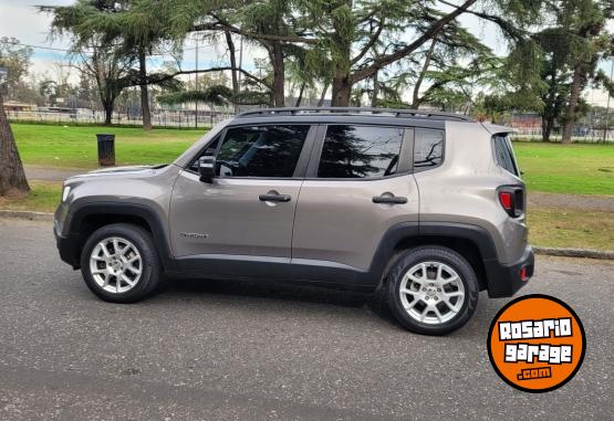 Camionetas - Jeep RENEGADE 2021 Nafta 81000Km - En Venta
