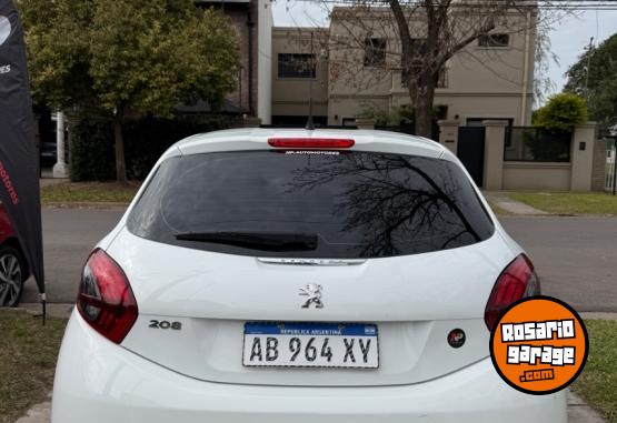 Autos - Peugeot 208 2018 Nafta 103000Km - En Venta
