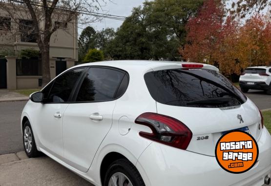 Autos - Peugeot 208 2018 Nafta 103000Km - En Venta