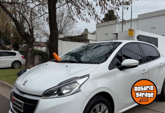 Autos - Peugeot 208 2018 Nafta 103000Km - En Venta