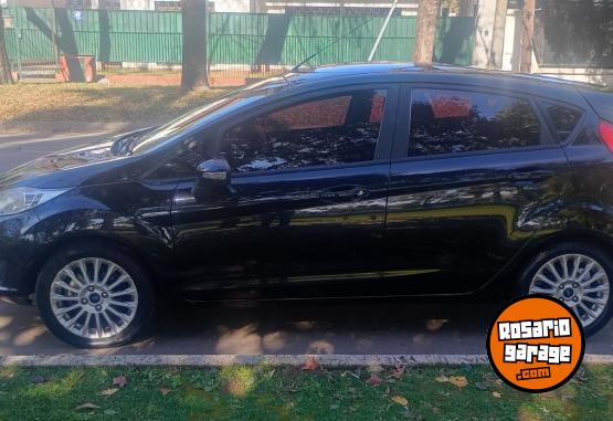 Autos - Ford Fiesta Kinect SE Plus. 2015 Nafta 133000Km - En Venta