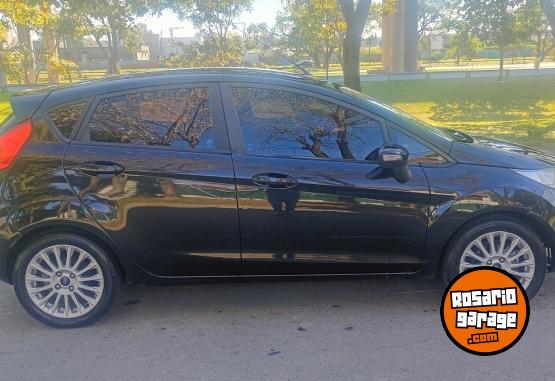 Autos - Ford Fiesta Kinect SE Plus. 2015 Nafta 133000Km - En Venta