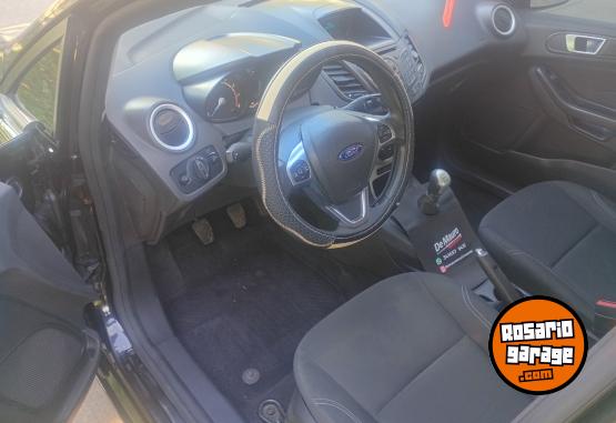 Autos - Ford Fiesta Kinect SE Plus. 2015 Nafta 133000Km - En Venta