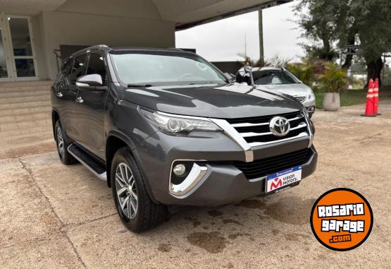 Autos - Toyota SW4 4X4 SRX 2.8 TDI 7as 2017 Diesel 160000Km - En Venta