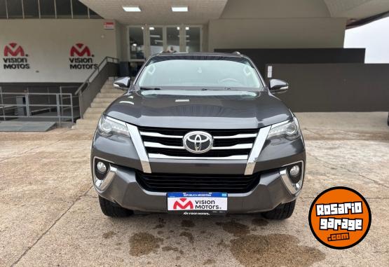 Autos - Toyota SW4 4X4 SRX 2.8 TDI 7as 2017 Diesel 160000Km - En Venta