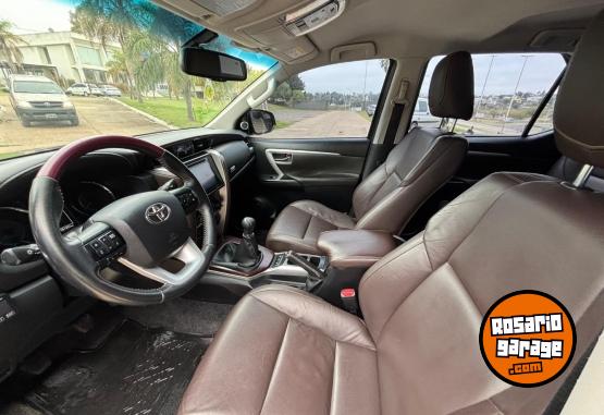 Autos - Toyota SW4 4X4 SRX 2.8 TDI 7as 2017 Diesel 160000Km - En Venta