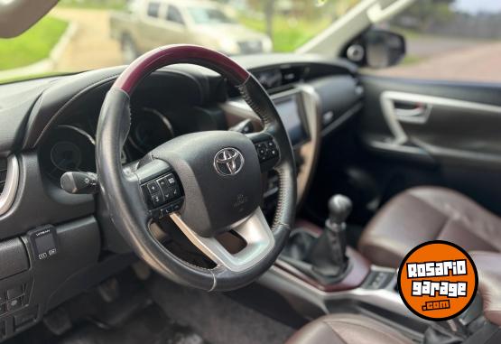 Autos - Toyota SW4 4X4 SRX 2.8 TDI 7as 2017 Diesel 160000Km - En Venta