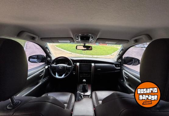 Autos - Toyota SW4 4X4 SRX 2.8 TDI 7as 2017 Diesel 160000Km - En Venta
