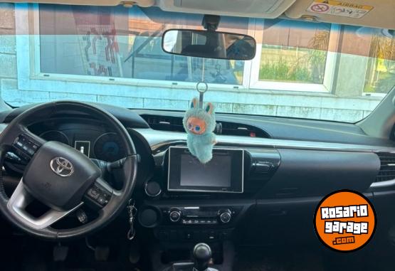Autos - Toyota HILUX SRV MT 2016 Diesel 220000Km - En Venta