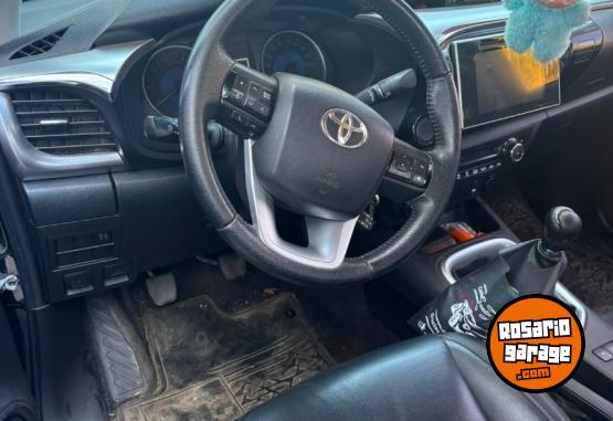 Autos - Toyota HILUX SRV MT 2016 Diesel 220000Km - En Venta