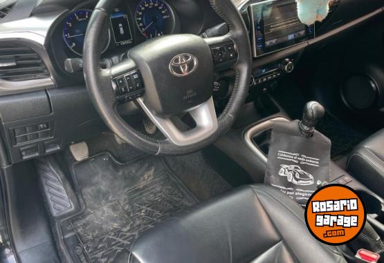 Autos - Toyota HILUX SRV MT 2016 Diesel 220000Km - En Venta