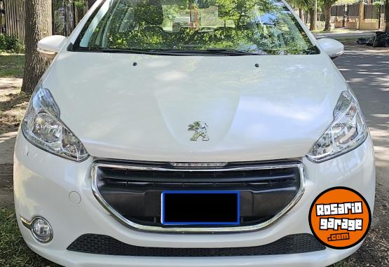 Autos - Peugeot 208 Allure Touch Screen 2015 Nafta 90000Km - En Venta