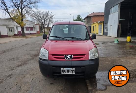 Utilitarios - Peugeot partner hdi 2012 Diesel 256000Km - En Venta