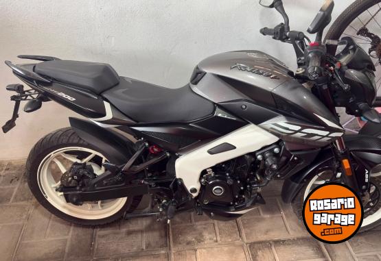 Motos - Bajaj Rouser 200 FI 2023 Nafta 6000Km - En Venta