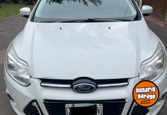 Autos - Ford Focus Titanium 2014 Nafta 146000Km - En Venta