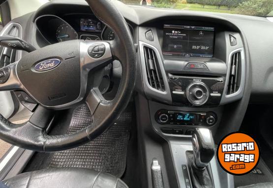 Autos - Ford Focus Titanium 2014 Nafta 146000Km - En Venta