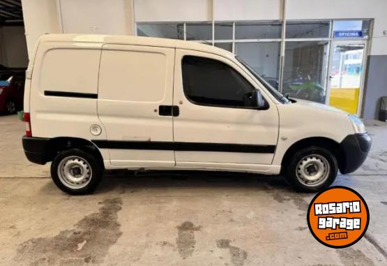 Utilitarios - Peugeot PARTNER 1.6 HDI FURGON 2017 Diesel 128000Km - En Venta