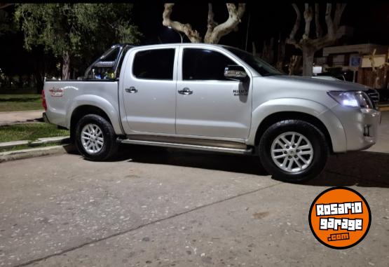 Camionetas - Toyota Hilux srv 4x4 2012 Diesel 190000Km - En Venta