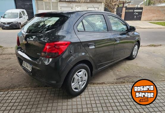 Autos - Chevrolet Onix joy 2018 Nafta 121000Km - En Venta