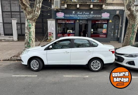 Autos - Fiat Grand Siena 2016 GNC 153000Km - En Venta