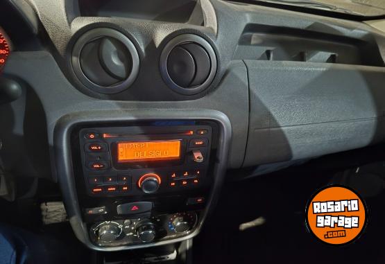 Autos - Renault Duster 2015 Nafta 140000Km - En Venta