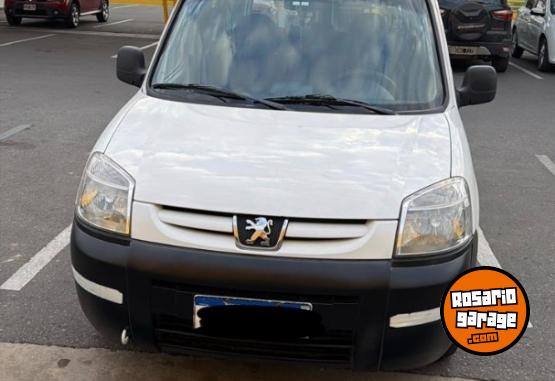 Utilitarios - Peugeot Partner 2017 Diesel 174000Km - En Venta