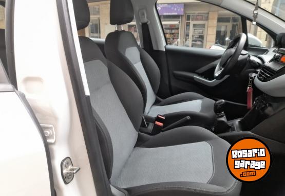 Autos - Peugeot 208 Allure 2014 Nafta 113000Km - En Venta
