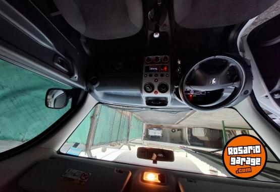Utilitarios - Peugeot Partner 2024 Diesel 20000Km - En Venta