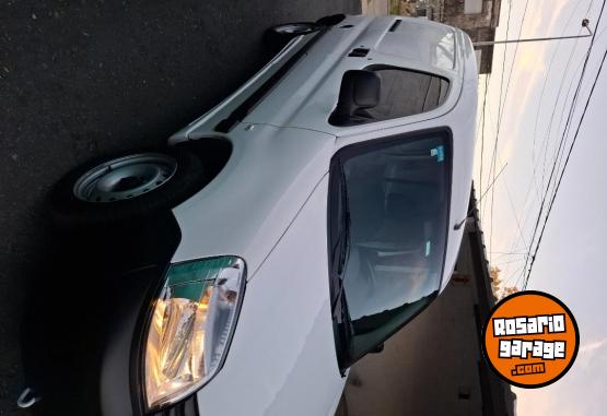 Utilitarios - Peugeot Partner 2024 Diesel 20000Km - En Venta