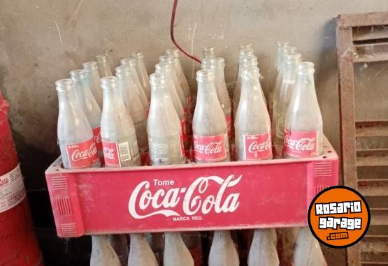Otros - CAJONES DE COCA CON SUS BOTELLAS DE 350ML - En Venta