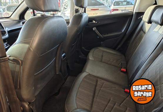 Autos - Peugeot 208 2015 Nafta 129000Km - En Venta