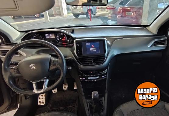 Autos - Peugeot 208 2015 Nafta 129000Km - En Venta