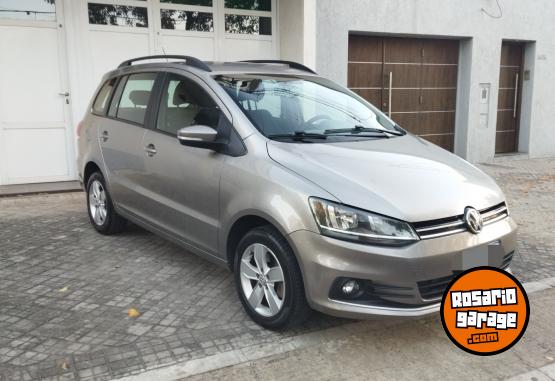 Autos - Volkswagen SURAN VOYAGE FOX 2017 Nafta 100000Km - En Venta