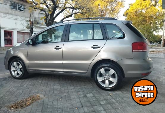 Autos - Volkswagen SURAN VOYAGE FOX 2017 Nafta 100000Km - En Venta