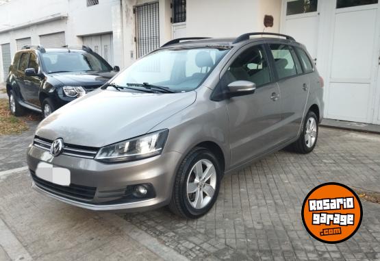 Autos - Volkswagen SURAN VOYAGE FOX 2017 Nafta 100000Km - En Venta