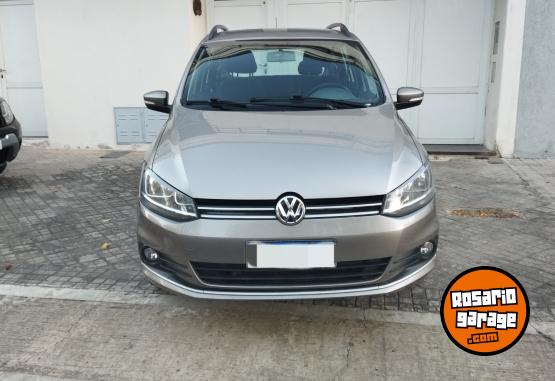 Autos - Volkswagen SURAN VOYAGE FOX 2017 Nafta 100000Km - En Venta