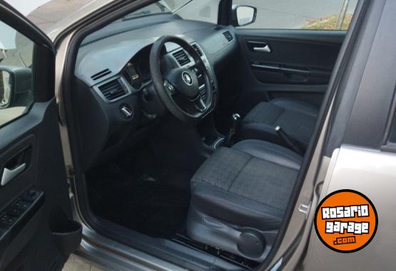 Autos - Volkswagen SURAN VOYAGE FOX 2017 Nafta 100000Km - En Venta