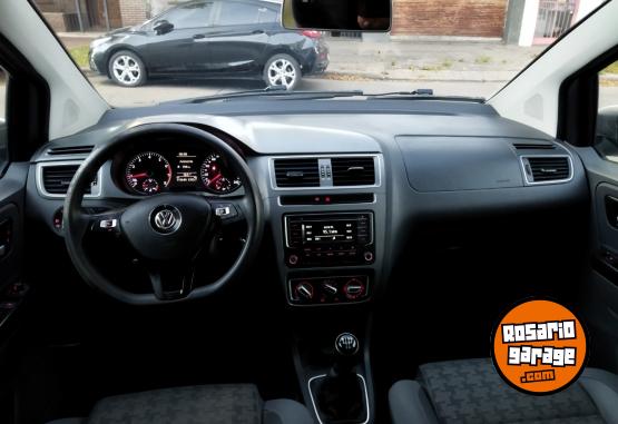 Autos - Volkswagen SURAN VOYAGE FOX 2017 Nafta 100000Km - En Venta
