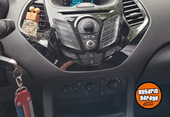 Autos - Ford KA sedan 4 puertas SE 2018 Nafta 85000Km - En Venta