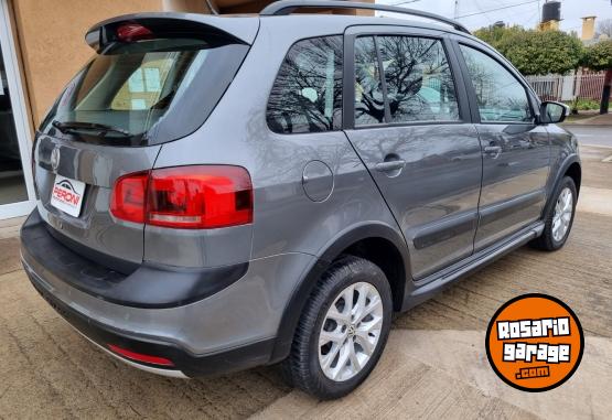 Autos - Volkswagen Suran Cross Highline 1.6 2015 Nafta 90000Km - En Venta