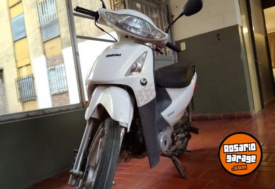 Motos - Corven Energy 110cc full 2023 Nafta 3800Km - En Venta
