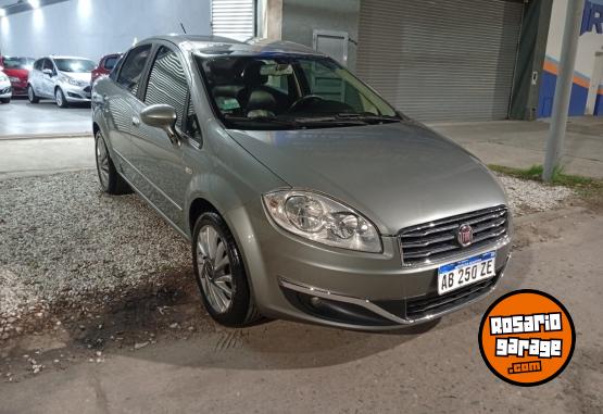 Autos - Fiat Línea punto 408 Focus 2017 Nafta 105000Km - En Venta
