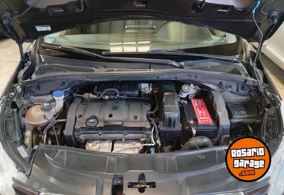 Autos - Peugeot 2008 duster tracker 2018 Nafta 125000Km - En Venta