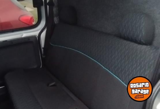 Utilitarios - Renault Kangoo furg�n 5 asientos 2018 GNC 116300Km - En Venta
