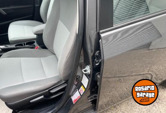 Autos - Toyota Corolla 2015 Nafta 178000Km - En Venta