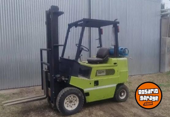 Camiones y Grúas - Vendo autoelevador con equipo a gas - En Venta