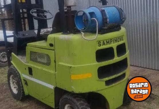 Camiones y Grúas - Vendo autoelevador con equipo a gas - En Venta